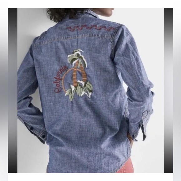 LUCKY BRAND / Embroidered Chambray Western Shirt Long Sleeve Button Down Size M - Picture 1 of 14